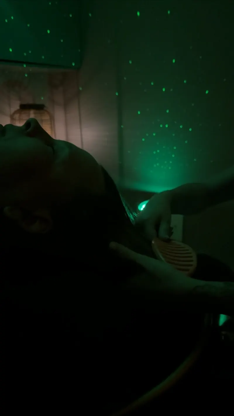Calm under starlight projector with scalp tool